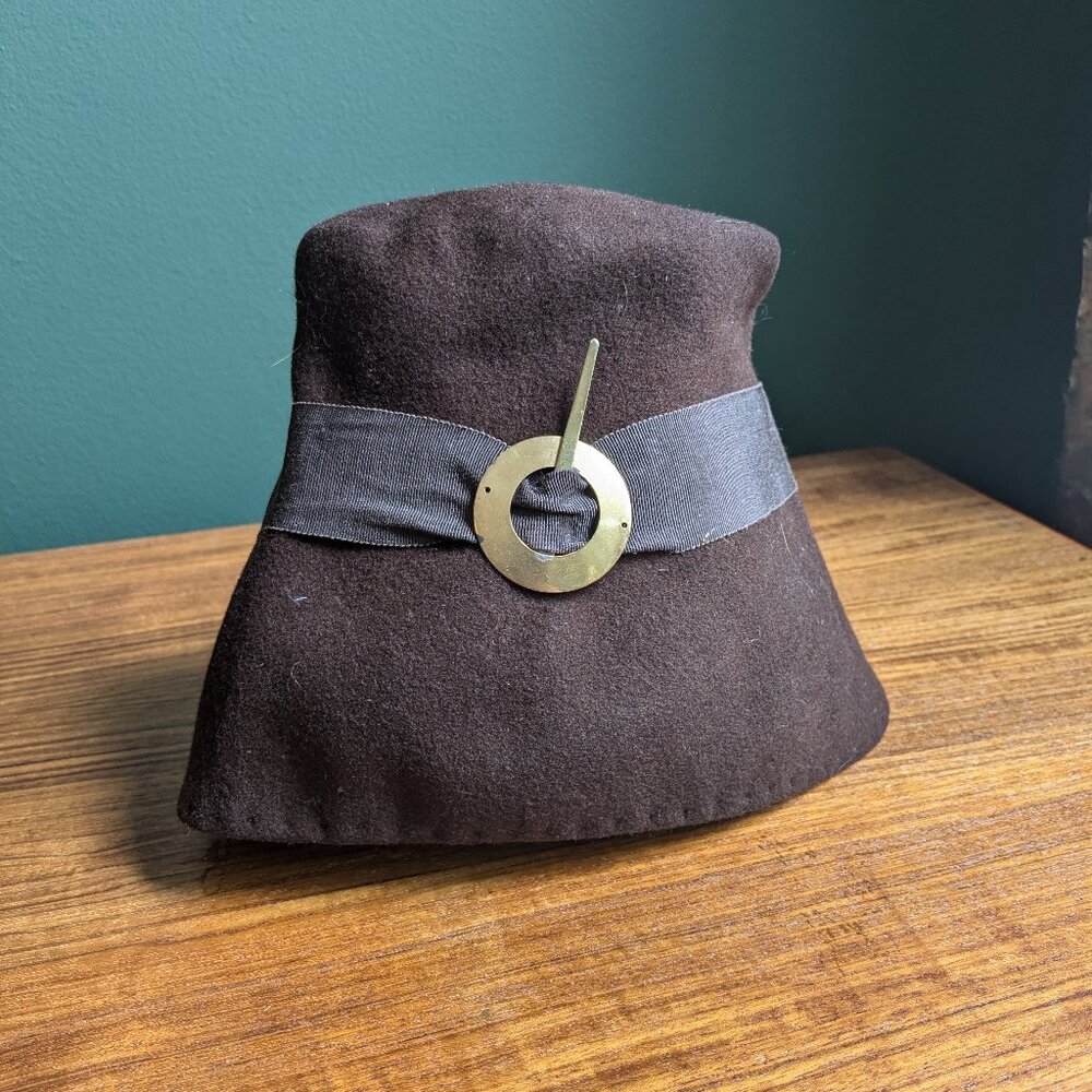 1940s vintage hat brown felt women's buckle bucket fez
